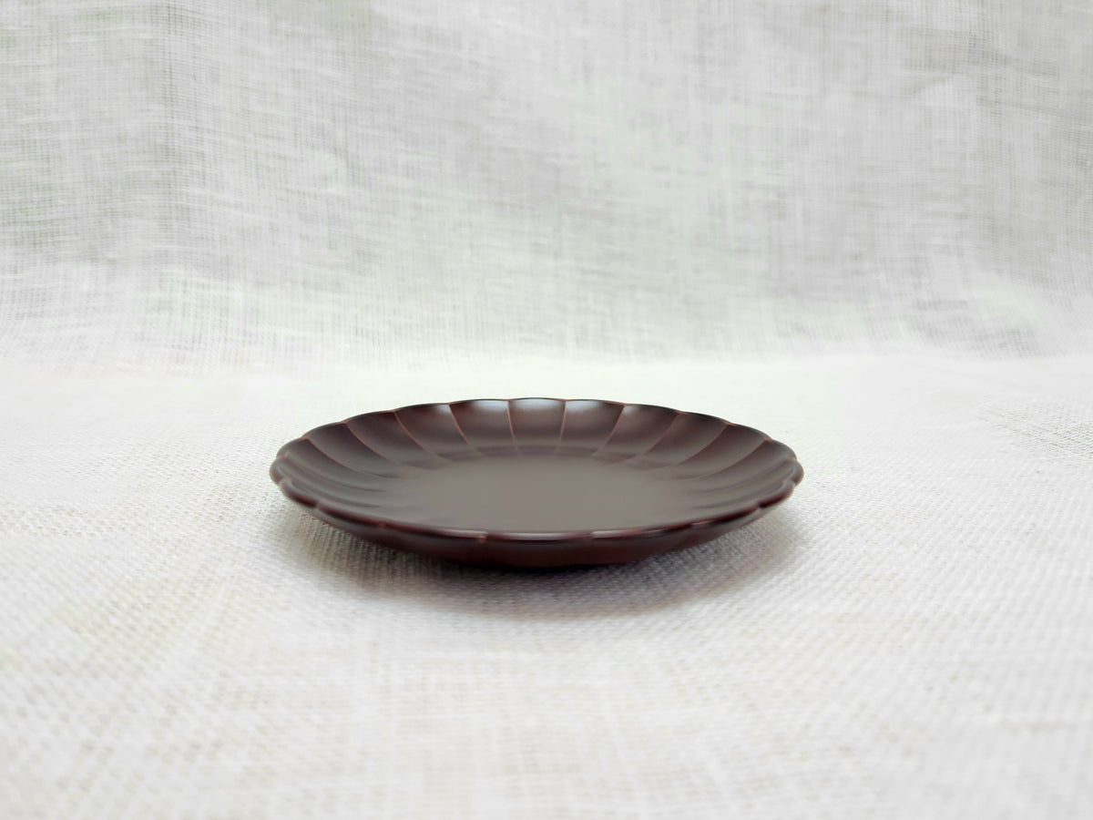 10.5㎝菊小皿 溜(艶消)【00208120】 – 大阪漆器オンラインストア