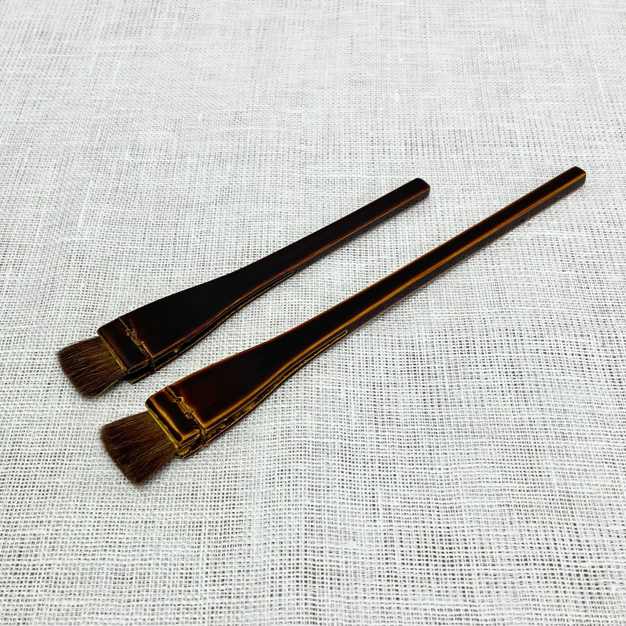 特注 木柄赤刷毛 20mm 溜漆塗(短)【19912429】 – 大阪漆器オンラインストア